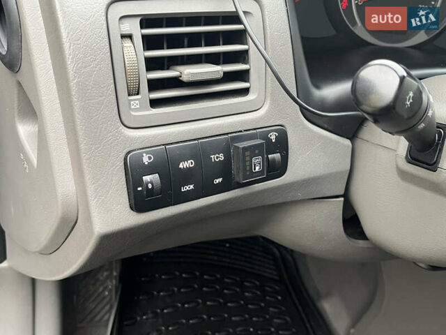 Черный Хендай Туксон, объемом двигателя 2 л и пробегом 107 тыс. км за 8900 $, фото 23 на Automoto.ua