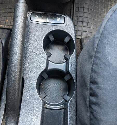 Черный Хендай Туксон, объемом двигателя 2 л и пробегом 163 тыс. км за 8100 $, фото 22 на Automoto.ua