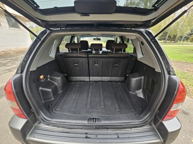 Чорний Хендай Туксон, об'ємом двигуна 2 л та пробігом 186 тис. км за 8300 $, фото 18 на Automoto.ua