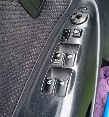 Черный Хендай Туксон, объемом двигателя 1.98 л и пробегом 200 тыс. км за 6600 $, фото 5 на Automoto.ua