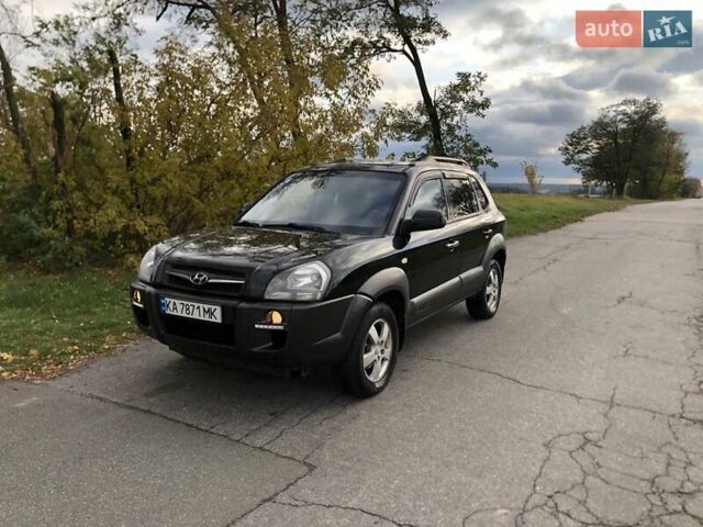 Чорний Хендай Туксон, об'ємом двигуна 1.98 л та пробігом 220 тис. км за 8000 $, фото 3 на Automoto.ua