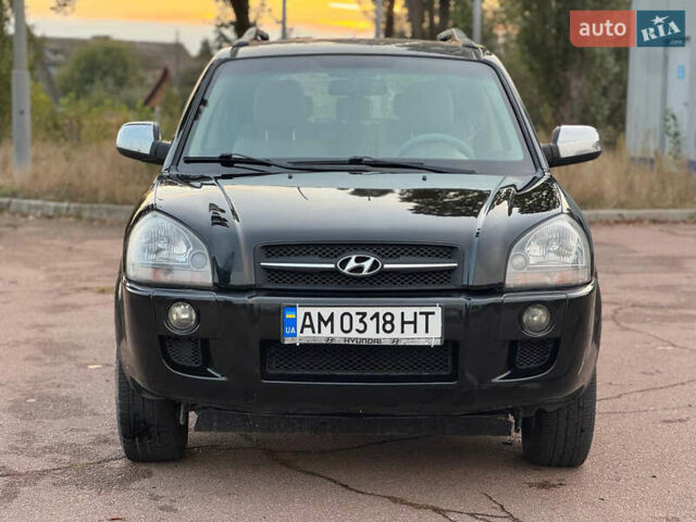Черный Хендай Туксон, объемом двигателя 2 л и пробегом 361 тыс. км за 6499 $, фото 9 на Automoto.ua