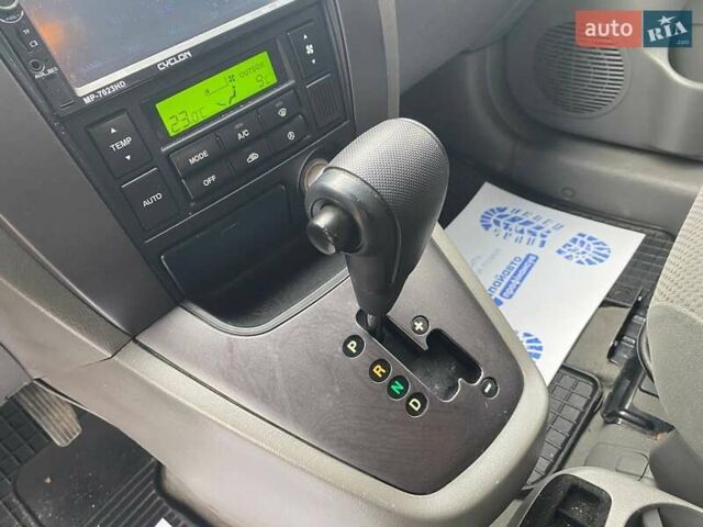 Чорний Хендай Туксон, об'ємом двигуна 1.98 л та пробігом 176 тис. км за 8500 $, фото 14 на Automoto.ua