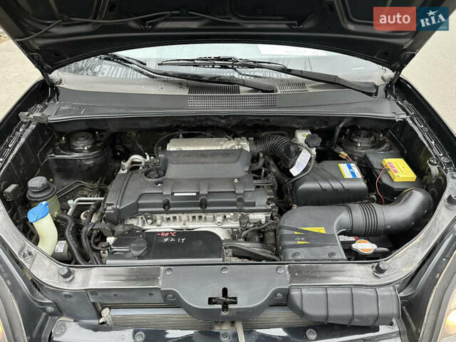 Черный Хендай Туксон, объемом двигателя 2 л и пробегом 136 тыс. км за 8500 $, фото 36 на Automoto.ua