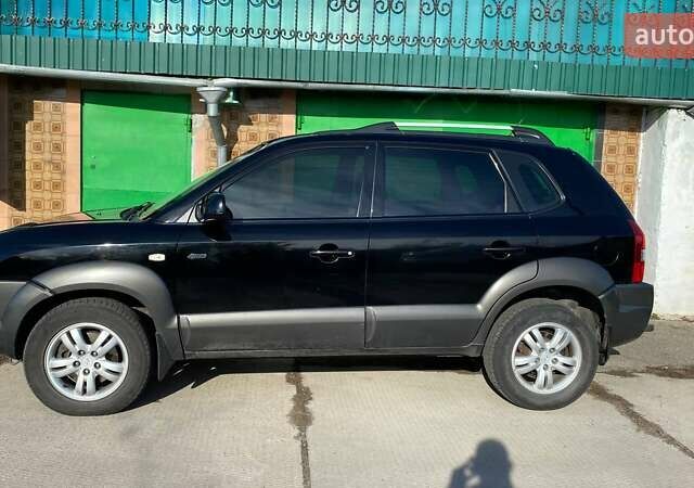 Хендай Туксон 2008 у Золотоноше на Automoto.ua Чорний Хендай Туксон, об'ємом двигуна 1.99 л та пробігом 149 тис. км за 9500 $, фото 1 на Automoto.ua