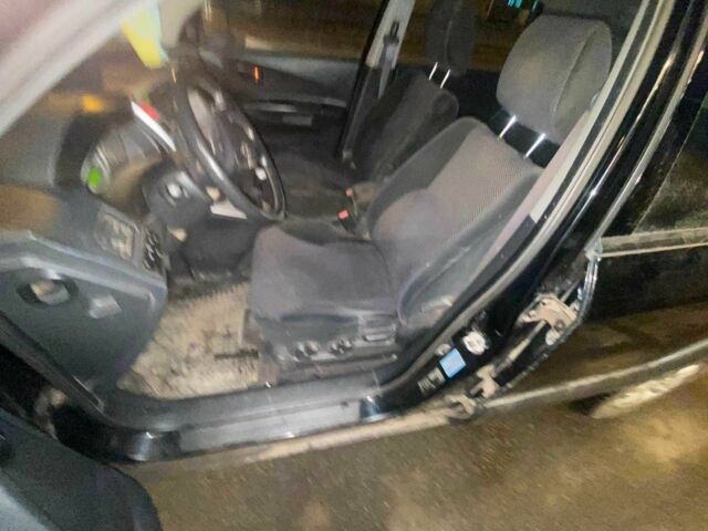 Черный Хендай Туксон, объемом двигателя 2 л и пробегом 136 тыс. км за 2500 $, фото 4 на Automoto.ua