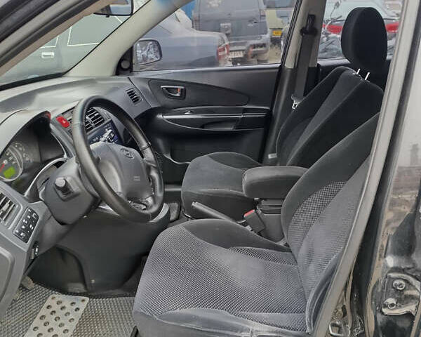 Чорний Хендай Туксон, об'ємом двигуна 0 л та пробігом 172 тис. км за 8500 $, фото 4 на Automoto.ua