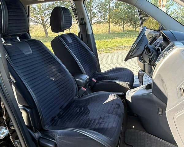 Хендай Туксон 2008 в Радехове на Automoto.ua Черный Хендай Туксон, объемом двигателя 1.98 л и пробегом 370 тыс. км за 7350 $, фото 86 на Automoto.ua