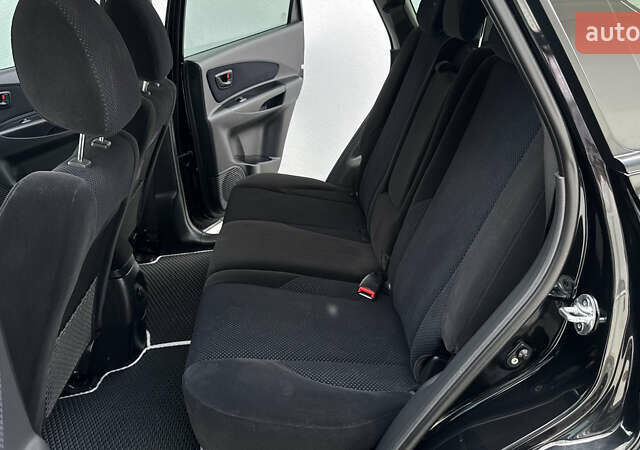 Черный Хендай Туксон, объемом двигателя 2 л и пробегом 67 тыс. км за 9999 $, фото 24 на Automoto.ua