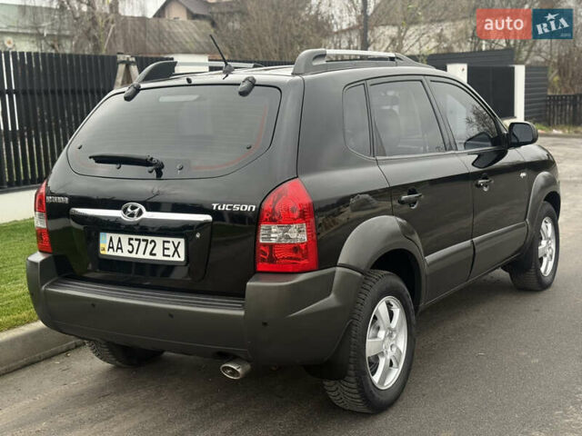 Чорний Хендай Туксон, об'ємом двигуна 2 л та пробігом 107 тис. км за 8500 $, фото 10 на Automoto.ua
