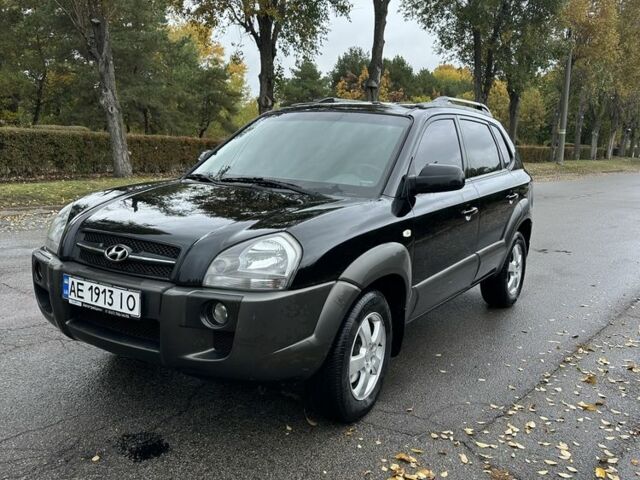 Чорний Хендай Туксон, об'ємом двигуна 2 л та пробігом 168 тис. км за 8200 $, фото 2 на Automoto.ua