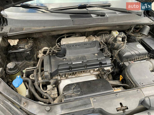 Чорний Хендай Туксон, об'ємом двигуна 1.98 л та пробігом 116 тис. км за 5500 $, фото 4 на Automoto.ua