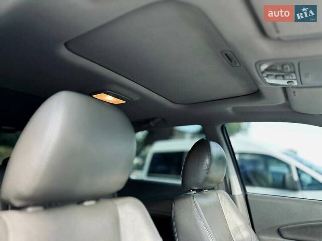 Черный Хендай Туксон, объемом двигателя 1.98 л и пробегом 206 тыс. км за 8300 $, фото 9 на Automoto.ua