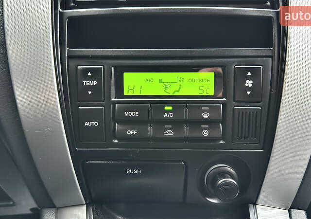 Чорний Хендай Туксон, об'ємом двигуна 2 л та пробігом 182 тис. км за 8299 $, фото 64 на Automoto.ua