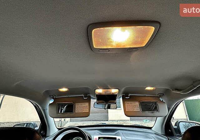 Чорний Хендай Туксон, об'ємом двигуна 2 л та пробігом 182 тис. км за 8299 $, фото 74 на Automoto.ua