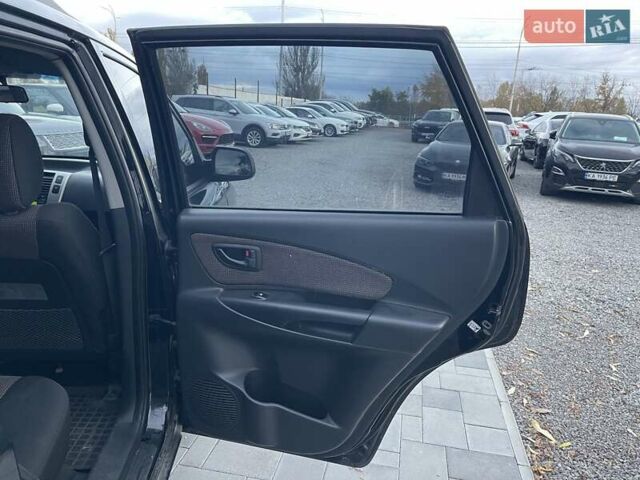 Хендай Туксон 2008 у Києві на Automoto.ua Чорний Хендай Туксон, об'ємом двигуна 2 л та пробігом 110 тис. км за 8750 $, фото 27 на Automoto.ua