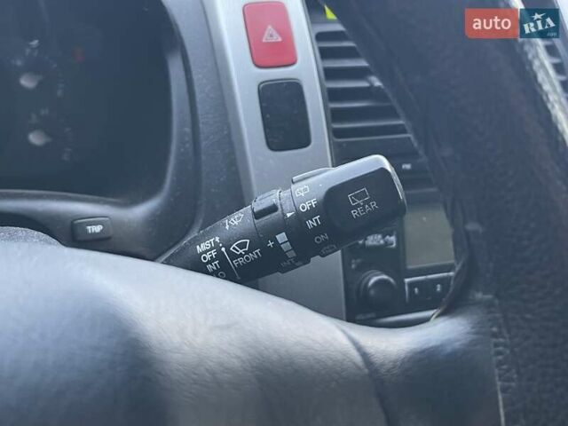 Хендай Туксон 2008 у Києві на Automoto.ua Чорний Хендай Туксон, об'ємом двигуна 2 л та пробігом 110 тис. км за 8750 $, фото 20 на Automoto.ua