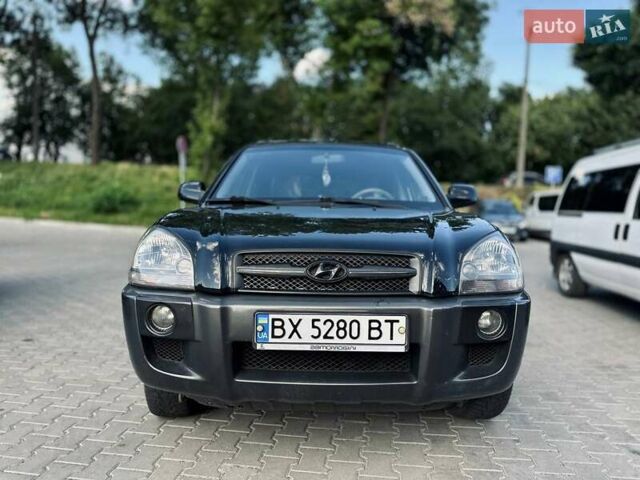 Черный Хендай Туксон, объемом двигателя 1.98 л и пробегом 206 тыс. км за 8300 $, фото 16 на Automoto.ua
