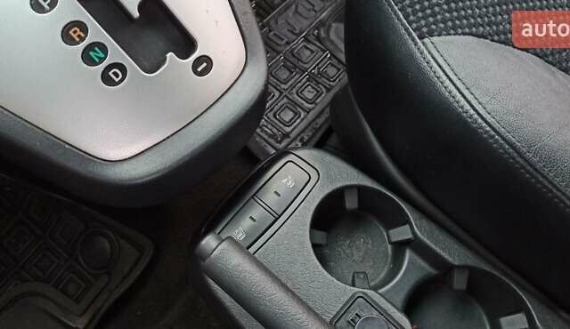 Хендай Туксон 2008 у Харкові на Automoto.ua Чорний Хендай Туксон, об'ємом двигуна 1.99 л та пробігом 188 тис. км за 8800 $, фото 24 на Automoto.ua