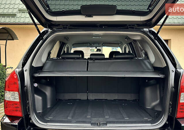 Чорний Хендай Туксон, об'ємом двигуна 2 л та пробігом 182 тис. км за 8299 $, фото 19 на Automoto.ua