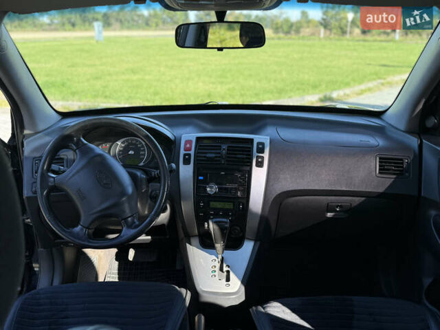 Хендай Туксон 2008 в Радехове на Automoto.ua Черный Хендай Туксон, объемом двигателя 1.98 л и пробегом 370 тыс. км за 7350 $, фото 81 на Automoto.ua
