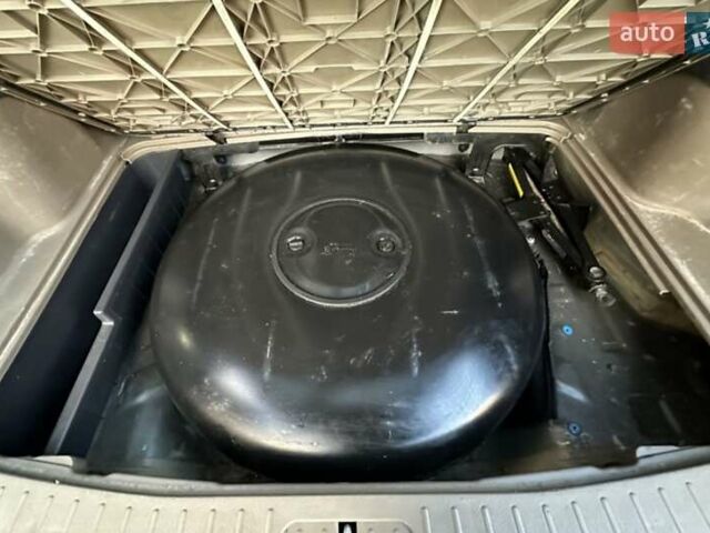 Черный Хендай Туксон, объемом двигателя 1.98 л и пробегом 198 тыс. км за 8250 $, фото 23 на Automoto.ua