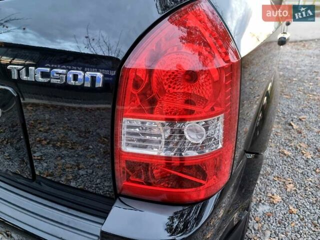 Хендай Туксон 2009 в Виннице на Automoto.ua Черный Хендай Туксон, объемом двигателя 2 л и пробегом 188 тыс. км за 9200 $, фото 11 на Automoto.ua
