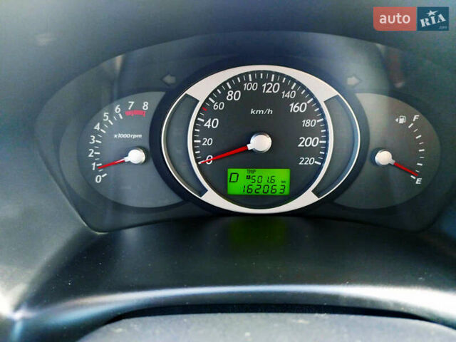 Черный Хендай Туксон, объемом двигателя 2 л и пробегом 162 тыс. км за 8200 $, фото 16 на Automoto.ua