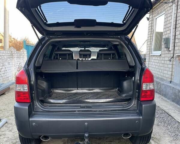 Чорний Хендай Туксон, об'ємом двигуна 2.66 л та пробігом 177 тис. км за 8800 $, фото 3 на Automoto.ua