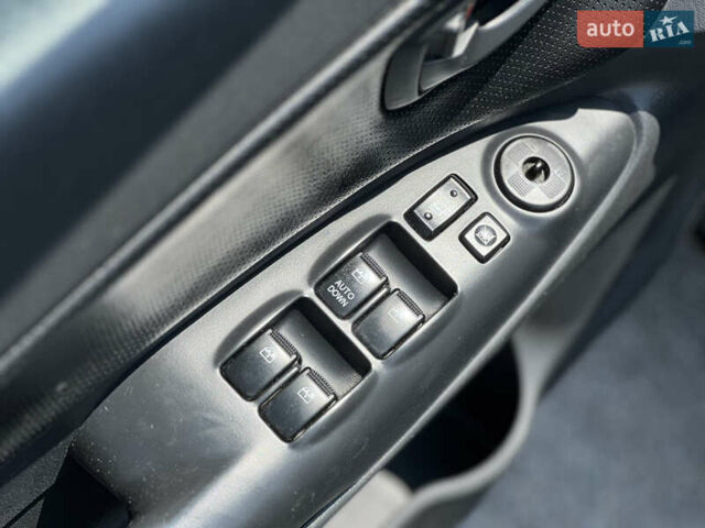 Чорний Хендай Туксон, об'ємом двигуна 2 л та пробігом 163 тис. км за 9199 $, фото 23 на Automoto.ua