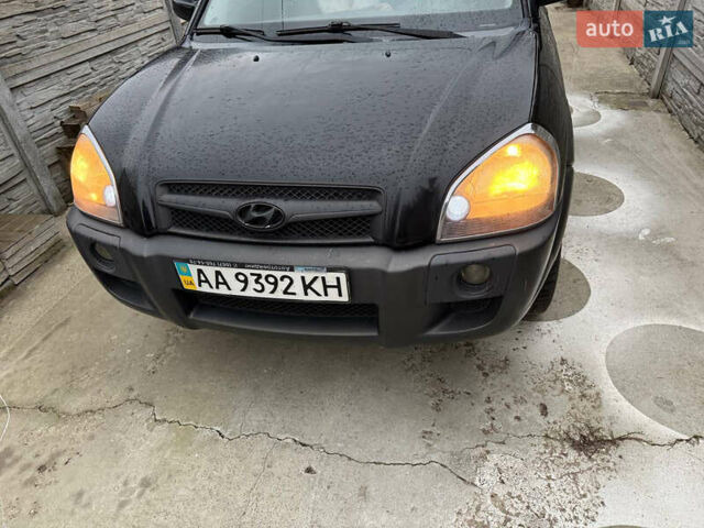 Черный Хендай Туксон, объемом двигателя 2.66 л и пробегом 205 тыс. км за 10000 $, фото 35 на Automoto.ua