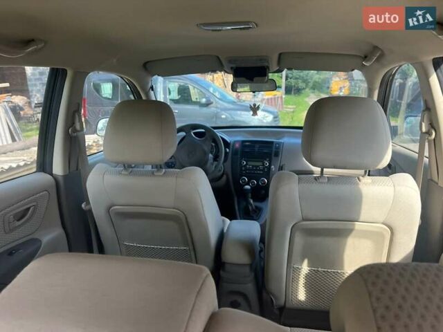 Чорний Хендай Туксон, об'ємом двигуна 2 л та пробігом 187 тис. км за 7900 $, фото 9 на Automoto.ua