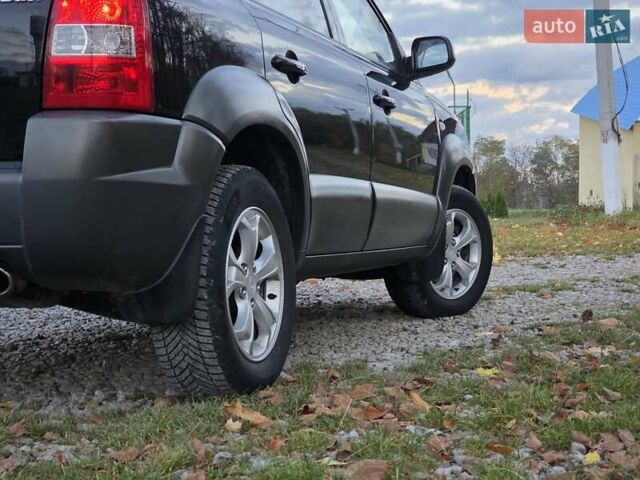 Хендай Туксон 2009 в Гусятине на Automoto.ua Черный Хендай Туксон, объемом двигателя 2 л и пробегом 143 тыс. км за 9700 $, фото 28 на Automoto.ua