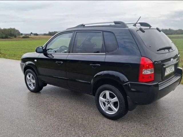 Чорний Хендай Туксон, об'ємом двигуна 2 л та пробігом 220 тис. км за 2750 $, фото 2 на Automoto.ua