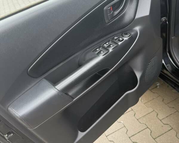 Черный Хендай Туксон, объемом двигателя 2 л и пробегом 237 тыс. км за 8350 $, фото 26 на Automoto.ua