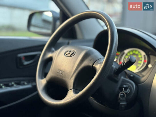 Хендай Туксон 2009 в Киеве на Automoto.ua Черный Хендай Туксон, объемом двигателя 2 л и пробегом 110 тыс. км за 8700 $, фото 38 на Automoto.ua