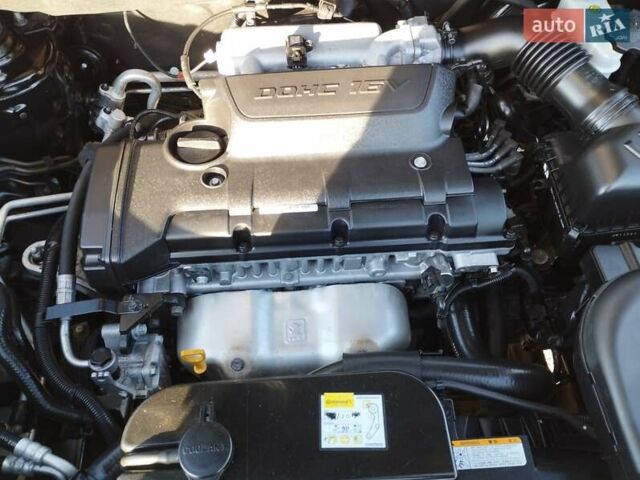 Черный Хендай Туксон, объемом двигателя 1.99 л и пробегом 159 тыс. км за 9700 $, фото 7 на Automoto.ua