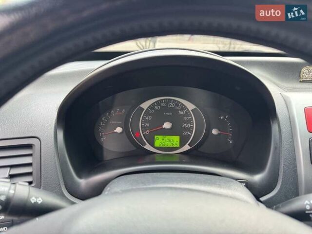 Черный Хендай Туксон, объемом двигателя 2 л и пробегом 282 тыс. км за 8700 $, фото 9 на Automoto.ua