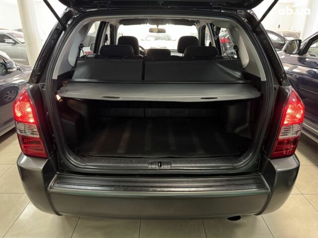 Черный Хендай Туксон, объемом двигателя 0 л и пробегом 160 тыс. км за 8800 $, фото 10 на Automoto.ua