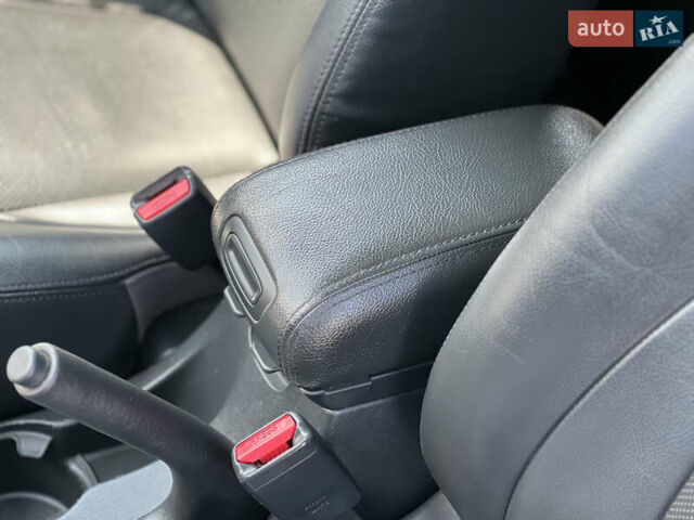 Чорний Хендай Туксон, об'ємом двигуна 2 л та пробігом 163 тис. км за 9199 $, фото 28 на Automoto.ua