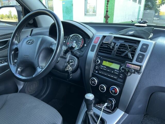 Хендай Туксон 2009 в Кривом Роге на Automoto.ua Черный Хендай Туксон, объемом двигателя 2 л и пробегом 245 тыс. км за 7900 $, фото 6 на Automoto.ua