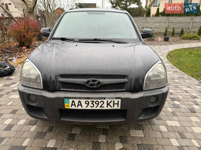 Черный Хендай Туксон, объемом двигателя 2.66 л и пробегом 205 тыс. км за 10000 $, фото 58 на Automoto.ua