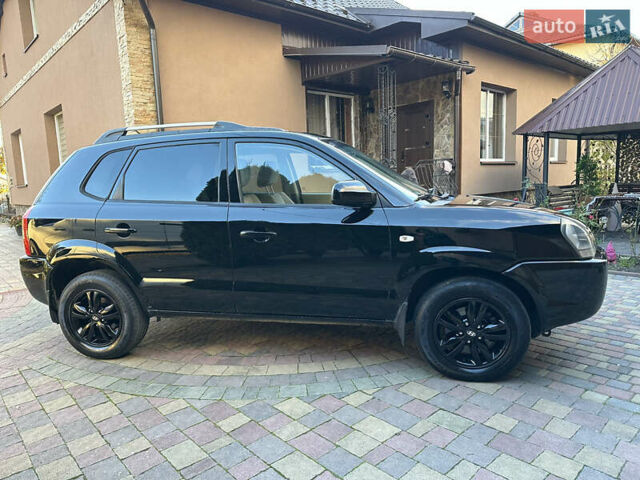 Хендай Туксон 2009 в Калуше на Automoto.ua Черный Хендай Туксон, объемом двигателя 1.98 л и пробегом 198 тыс. км за 7500 $, фото 8 на Automoto.ua