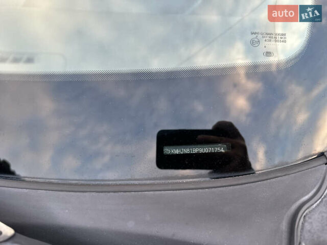 Хендай Туксон 2009 в Калуше на Automoto.ua Черный Хендай Туксон, объемом двигателя 1.98 л и пробегом 198 тыс. км за 7500 $, фото 42 на Automoto.ua