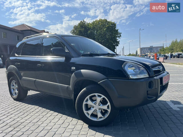 Черный Хендай Туксон, объемом двигателя 2 л и пробегом 137 тыс. км за 8800 $, фото 8 на Automoto.ua