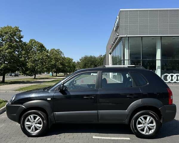 Хендай Туксон 2009 в Харькове на Automoto.ua Черный Хендай Туксон, объемом двигателя 1.99 л и пробегом 92 тыс. км за 9500 $, фото 9 на Automoto.ua
