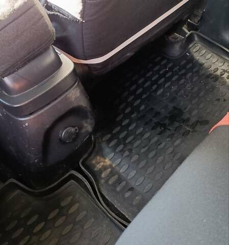 Черный Хендай Туксон, объемом двигателя 2 л и пробегом 226 тыс. км за 8700 $, фото 11 на Automoto.ua