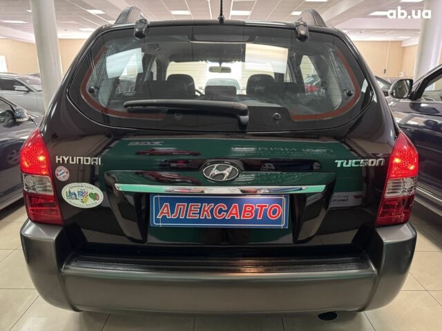 Черный Хендай Туксон, объемом двигателя 0 л и пробегом 160 тыс. км за 8800 $, фото 8 на Automoto.ua