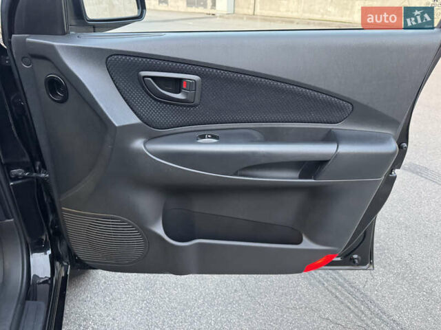 Хендай Туксон 2009 в Киеве на Automoto.ua Черный Хендай Туксон, объемом двигателя 2 л и пробегом 110 тыс. км за 8700 $, фото 13 на Automoto.ua