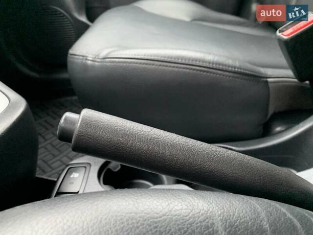 Черный Хендай Туксон, объемом двигателя 2 л и пробегом 114 тыс. км за 8850 $, фото 45 на Automoto.ua